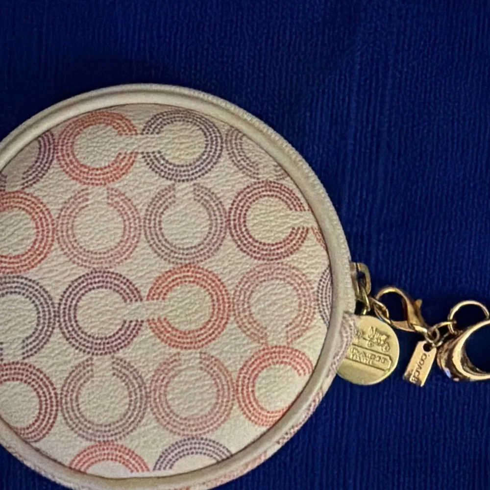 AUTHENTIC Coach Circular Coin Pouch. A mini charm added. - Picture 11 of 13
